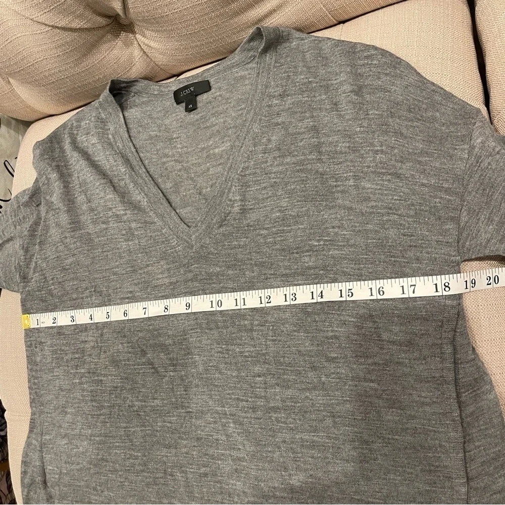 BB:  J. Crew Sweater Women’s XS Merino Wool V-neck Knit Top Gray 3/4 Sleeve